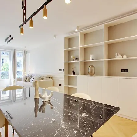 Stunning With View At The Very Heart Of アパート パリ