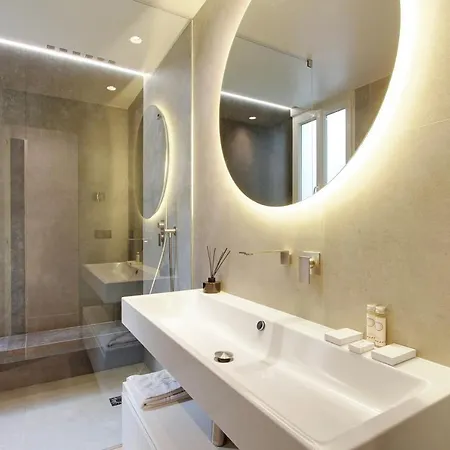 Stunning With View At The Very Heart Of * Parijs